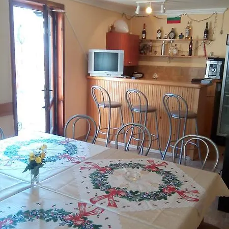 Casa de hóspedes Lorian Madzhare